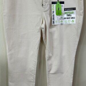 d. jeans Recycled Twill High Waist Ankle Jeans in Off-White